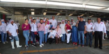 “Paco Herrera”, candidato a la presidencia de Jacona, sigue sus recorridos por varias colonias y empacadoras del municipio!! ✅