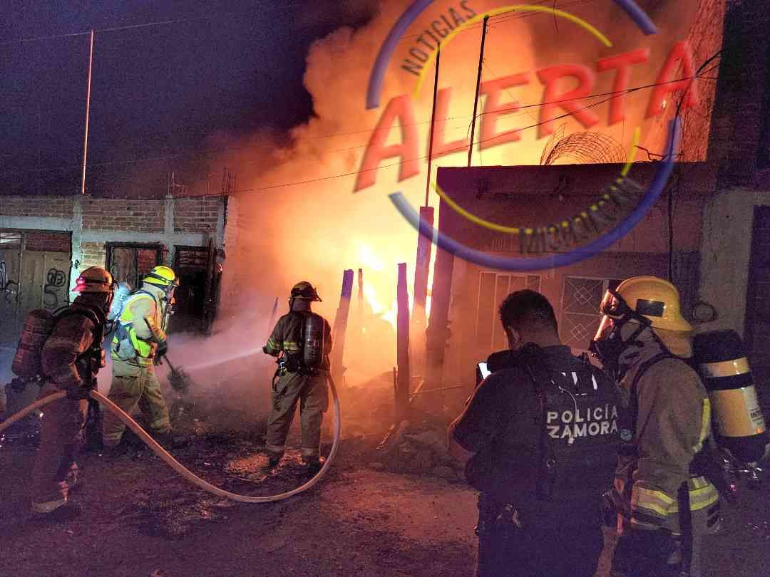 Incendio deja sin casa a una familia, en la Col. Revolución de Zamora ...