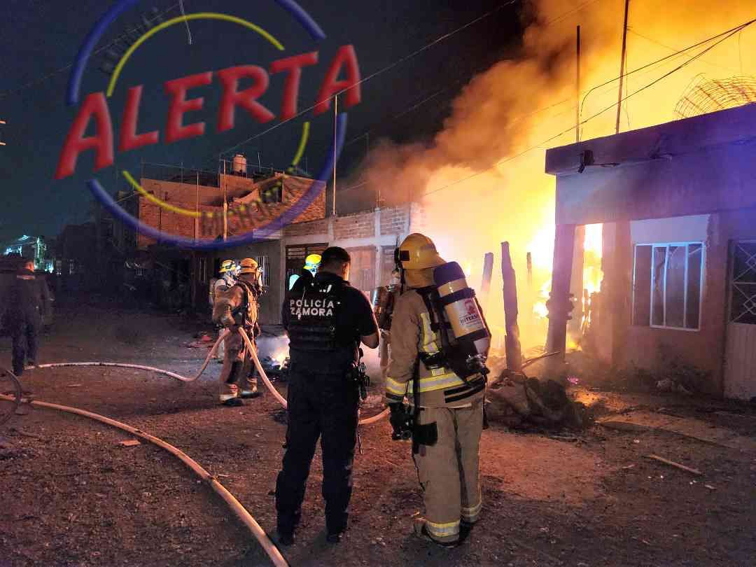 Incendio deja sin casa a una familia, en la Col. Revolución de Zamora ...