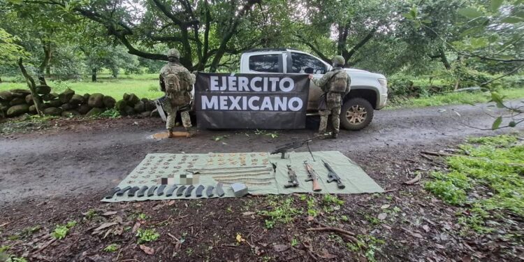 Tras enfrentamiento en Guáscuaro, Ejército Mexicano aseguraron arsenal, liberan carretera a Jacona-Los Reyes