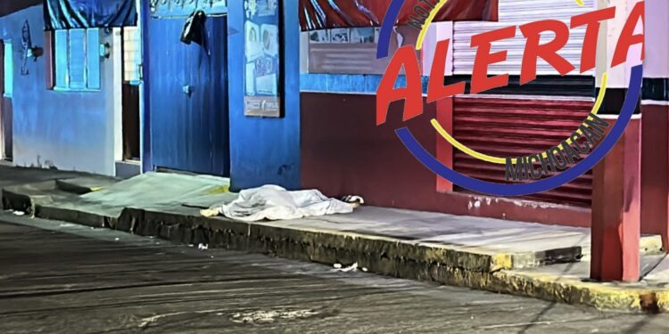 Hombre muere tras agresión armada en la colonia Morelos, en Uruapan