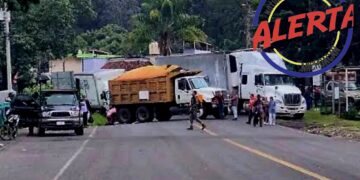#ALERTA MICHOACÁN POR BLOQUEOS EN CARRETERAS