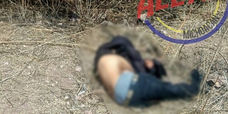 Tiran cadáver en Cuitzeo, Michoacán, fue baleado