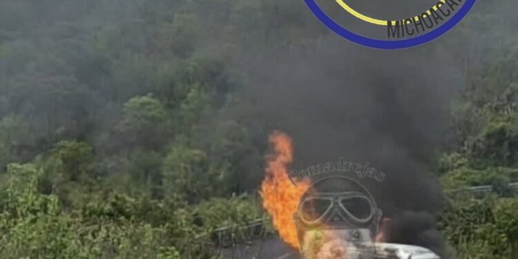 VIDEO, Ataque armado en contra de la Guardia Civil de Michoacán, se habla de varias victimas