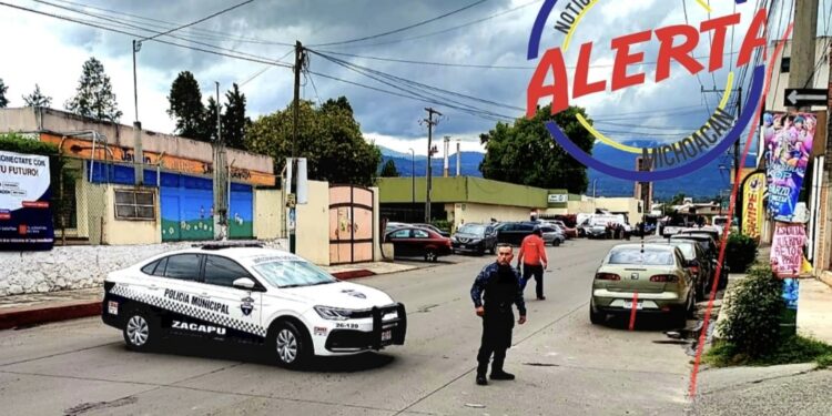 TRASLADAN A IMSS ZACAPU A POLICÍAS HERIDOS TRAS ATAQUE EN NAHUATZEN, MICH